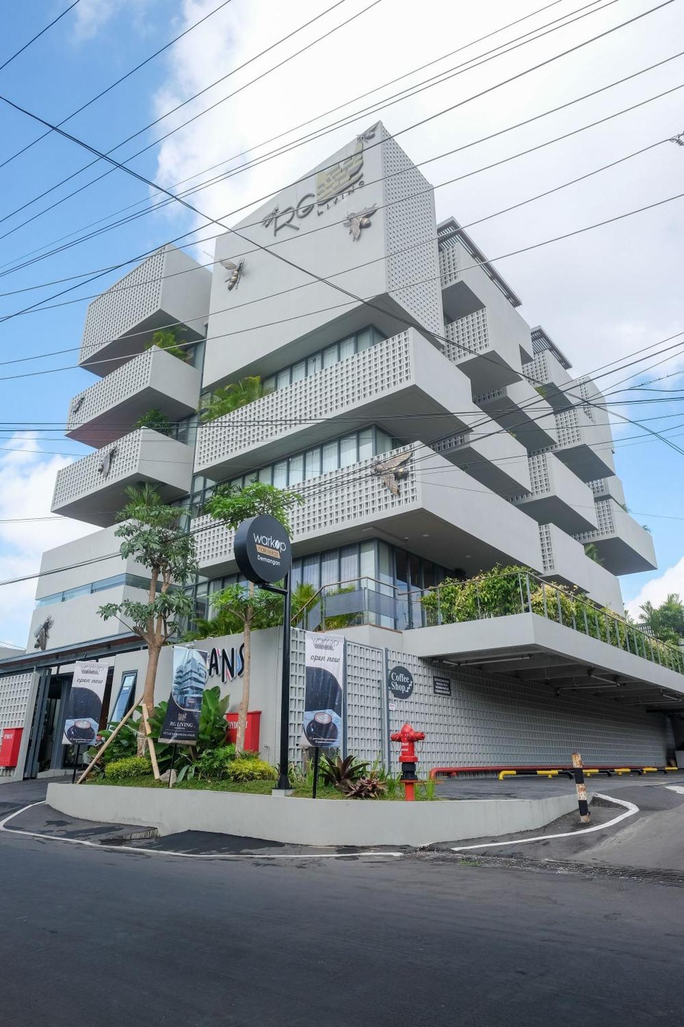 Sans Hotel Rg Living Jogja By Reddoorz Pakualaman Eksteriør billede