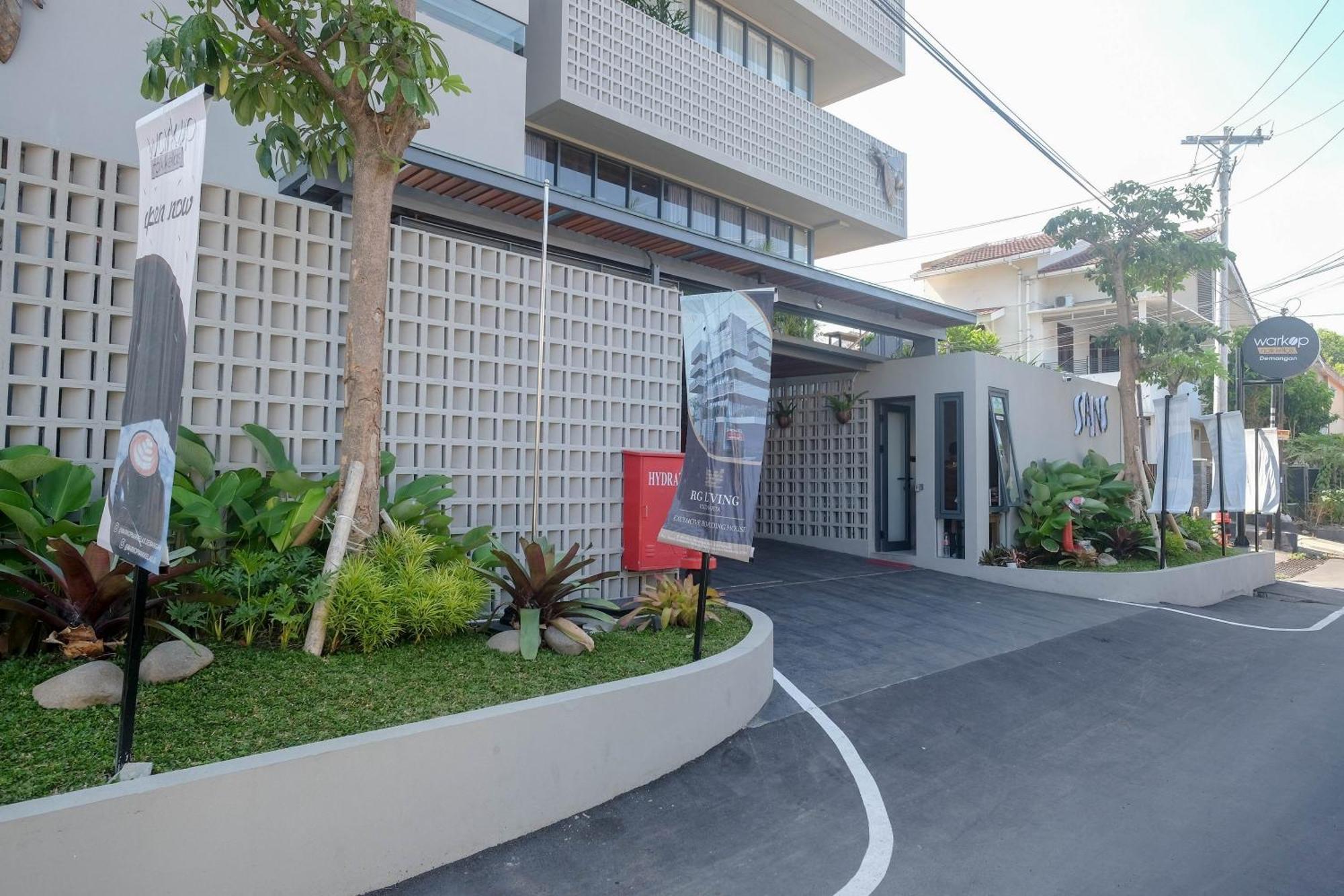 Sans Hotel Rg Living Jogja By Reddoorz Pakualaman Eksteriør billede